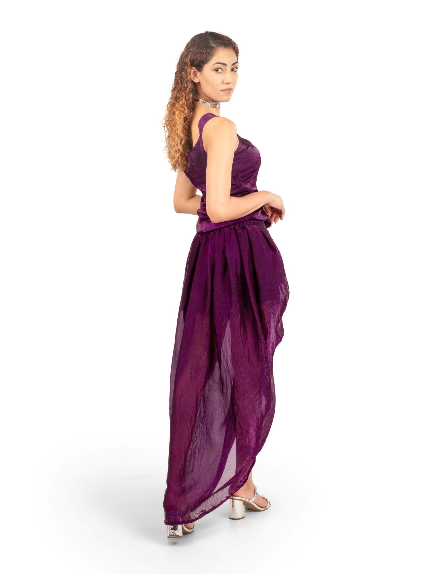 Side view of women's coord set