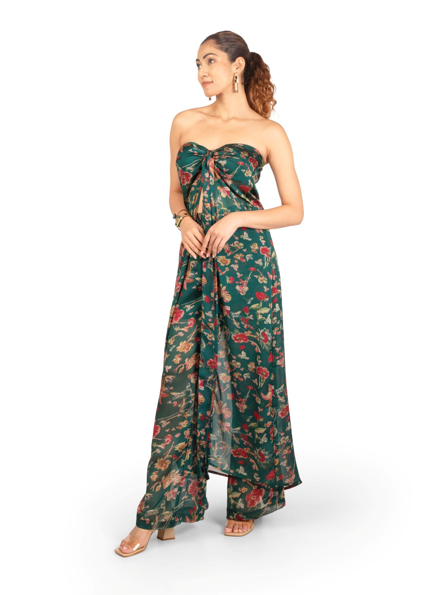 Side view of women's coord set